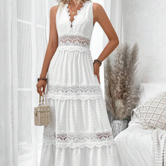Robe sans manches en dentelle à col en V.